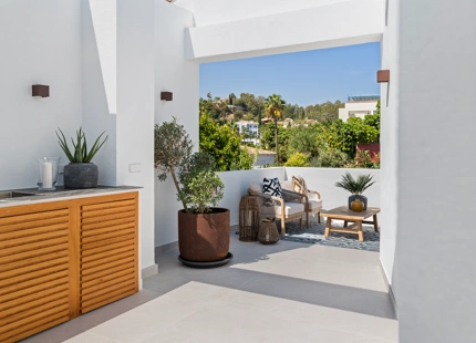 FANTÁSTICA CASA ADOSADA MODERNA EN VENTA EN LA QUINTA