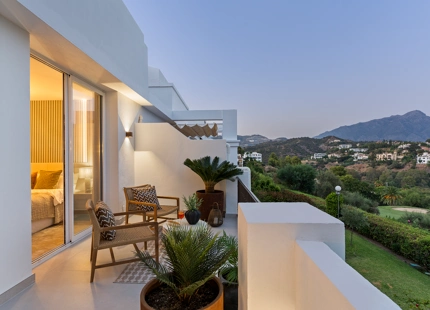 FANTÁSTICA CASA ADOSADA MODERNA EN VENTA EN LA QUINTA