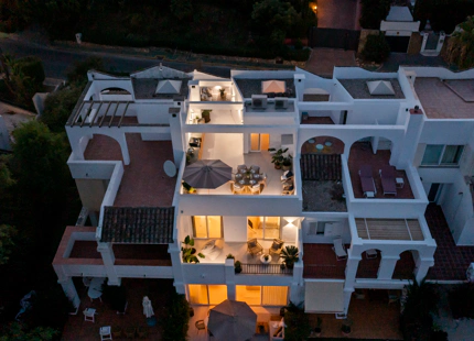 FANTÁSTICA CASA ADOSADA MODERNA EN VENTA EN LA QUINTA
