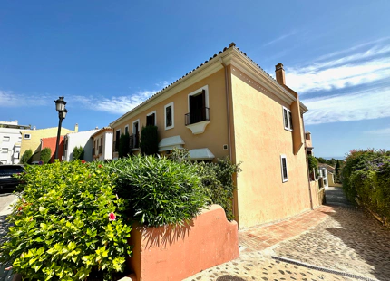 Semi Detached House for long term rent in Marbella Club, Marbella Golden Mile