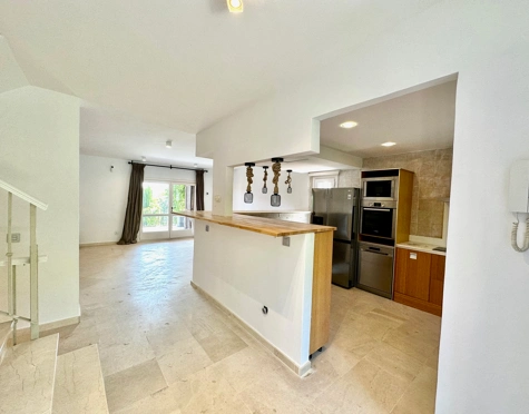 Semi Detached House for long term rent in Marbella Club, Marbella Golden Mile