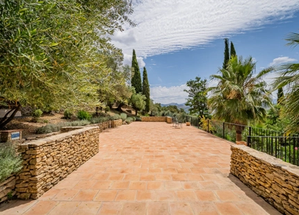 MAGNÍFICA FINCA CON MÚLTIPLES OPORTUNIDADES EN EL NORTE DE RONDA