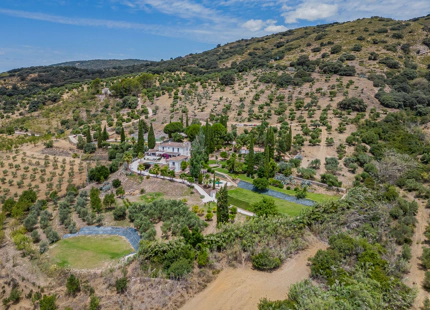 MAGNÍFICA FINCA CON MÚLTIPLES OPORTUNIDADES EN EL NORTE DE RONDA