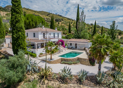 MAGNÍFICA FINCA CON MÚLTIPLES OPORTUNIDADES EN EL NORTE DE RONDA