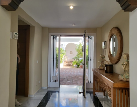 Villa en venta en Aloha, Nueva Andalucia