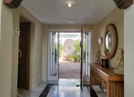 A VILLA WITH REFURBISHMENT OPPORTUNITY
