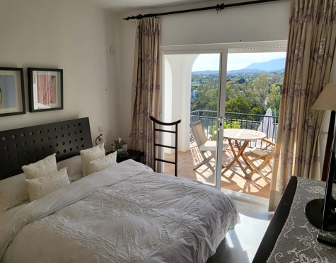 Villa en venta en Aloha, Nueva Andalucia