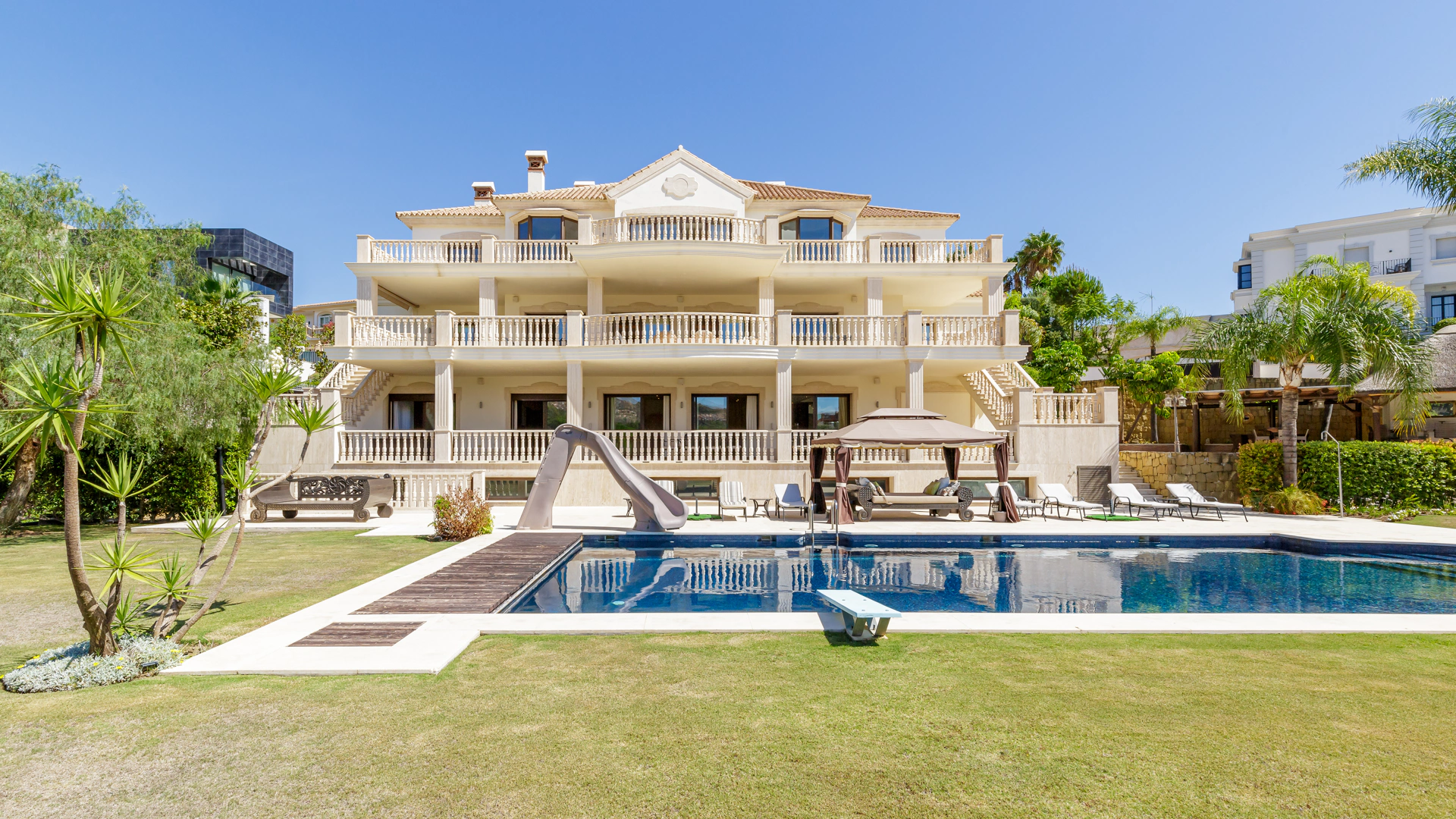Villa en venta en La Alqueria, Benahavis