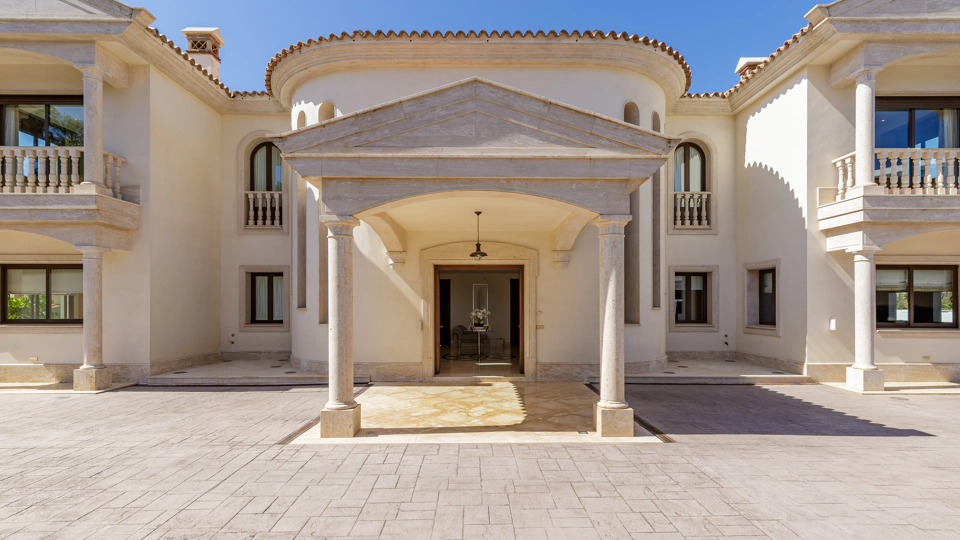 Villa en venta en La Alqueria, Benahavis