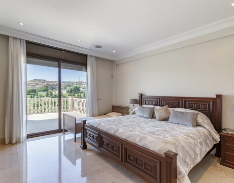 Villa en venta en La Alqueria, Benahavis