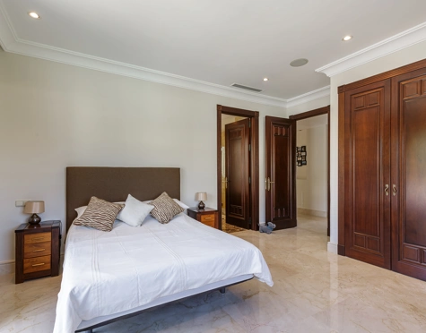 Villa en venta en La Alqueria, Benahavis