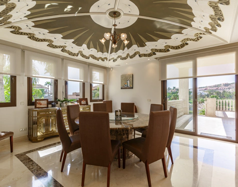 Villa en venta en La Alqueria, Benahavis
