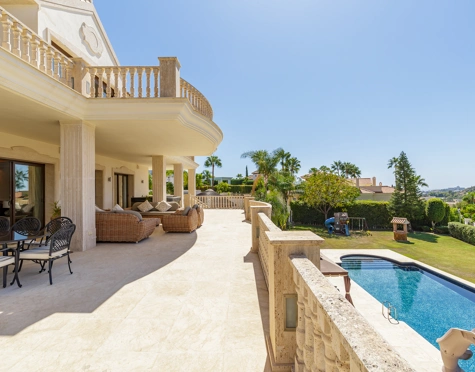 Villa en venta en La Alqueria, Benahavis
