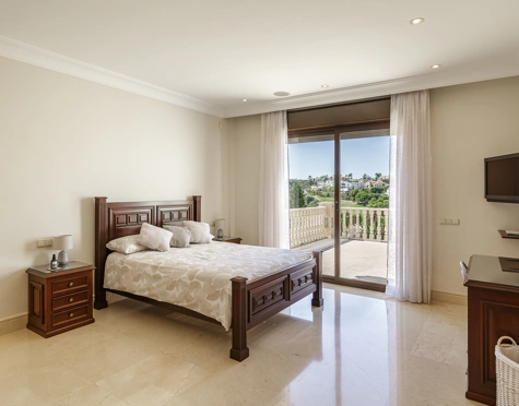 Villa en venta en La Alqueria, Benahavis