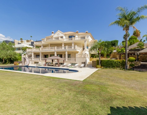 Villa en venta en La Alqueria, Benahavis