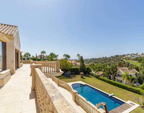 Villa en venta en La Alqueria, Benahavis