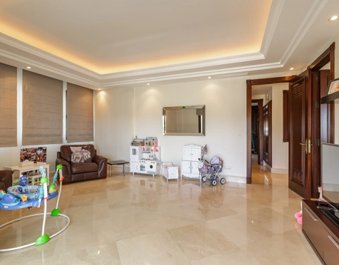 Villa en venta en La Alqueria, Benahavis
