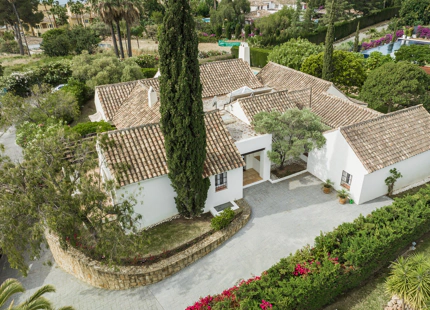 ENCANTADORA VILLA MEDITERRÁNEA EN CASCADA DE CAMOJÁN