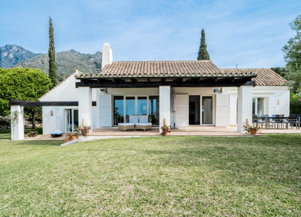 ENCANTADORA VILLA MEDITERRÁNEA EN CASCADA DE CAMOJÁN
