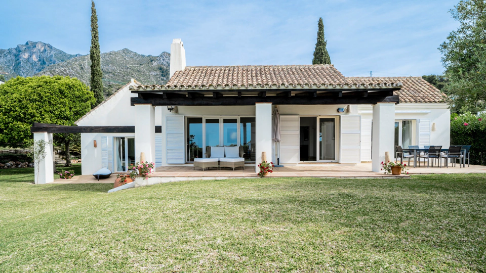 Villa en venta en Cascada de Camojan, Marbella Golden Mile