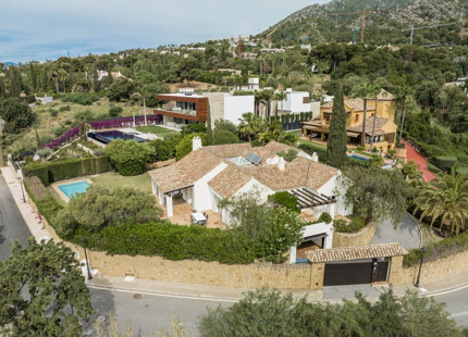 ENCANTADORA VILLA MEDITERRÁNEA EN CASCADA DE CAMOJÁN