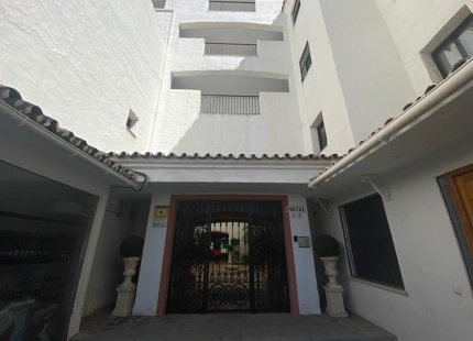 THREE BEDROOM APPARTMENT FOR RENT IN THE HEART OF PUERTO BANUS