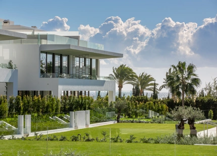 VILLA ÚNICA DE NUEVA CONSTRUCCIÓN EN PLENO CORAZÓN DEL GOLDEN MILE DE MARBELLA