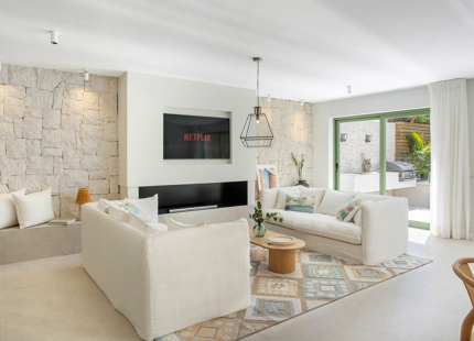 CASA ADOSADA MINIMALISTA ENCANTADORA EN SAN PEDRO PLAYA