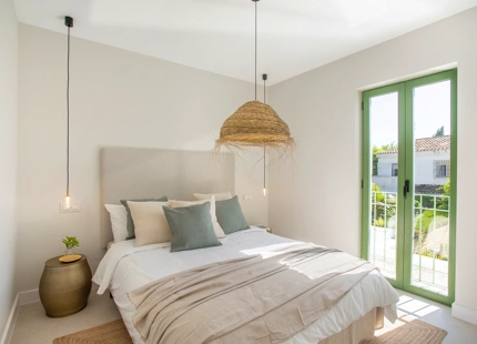 CASA ADOSADA MINIMALISTA ENCANTADORA EN SAN PEDRO PLAYA