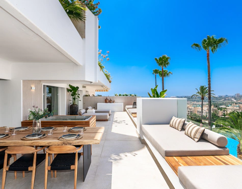 HERMOSO APARTAMENTO FAMILIAR CON VISTAS PANORÁMICAS EN VENTA EN EL GOLDEN MILE