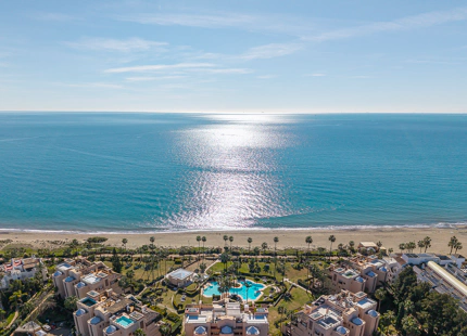 APARTAMENTO MODERNO EN PLANTA MEDIA EN LA NUEVA MILLA DE ORO, ESTEPONA