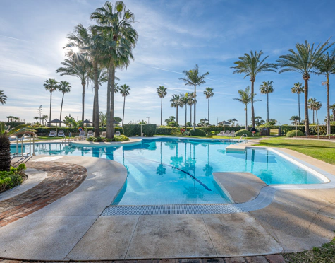 Apartment for sale in New Golden Mile, Estepona East