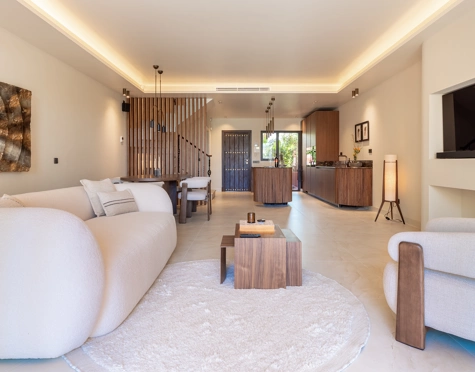ELEGANT 4-BEDROOM TOWNHOUSE WITH ROOFTOP TERRACE IN MARBELLA