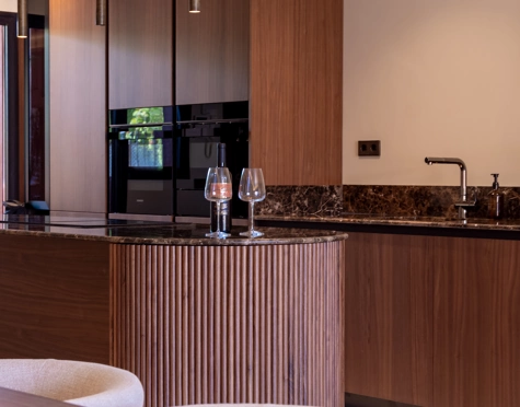 ELEGANT 4-BEDROOM TOWNHOUSE WITH ROOFTOP TERRACE IN MARBELLA