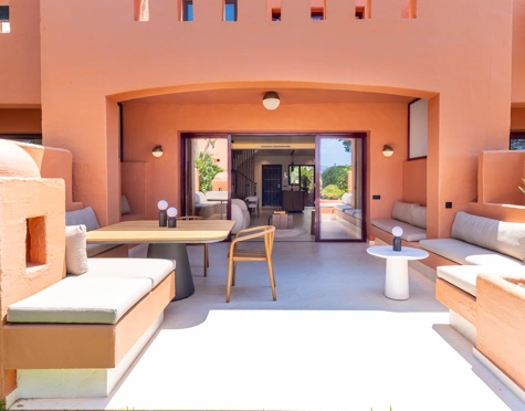ELEGANT 4-BEDROOM TOWNHOUSE WITH ROOFTOP TERRACE IN MARBELLA