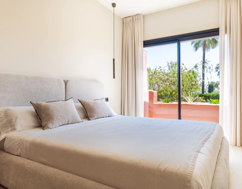 ELEGANT 4-BEDROOM TOWNHOUSE WITH ROOFTOP TERRACE IN MARBELLA