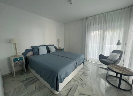BONITO APARTAMENTO VACACIONAL EN ALCAZABA BEACH CON VISTAS AL MAR