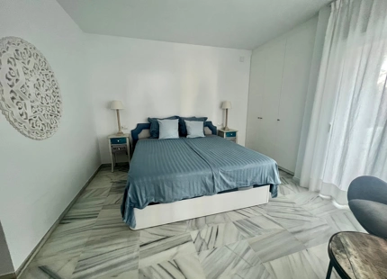 BONITO APARTAMENTO VACACIONAL EN ALCAZABA BEACH CON VISTAS AL MAR
