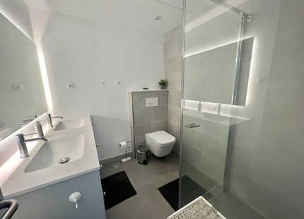 BONITO APARTAMENTO VACACIONAL EN ALCAZABA BEACH CON VISTAS AL MAR