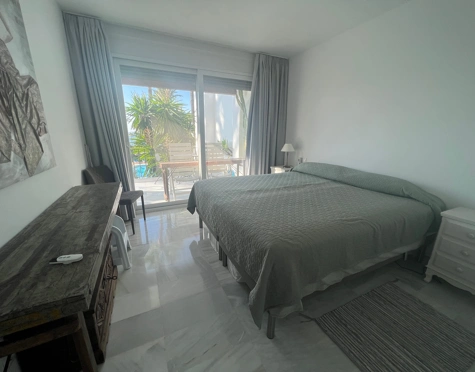 Apartamento en alquiler a corta temporada en Alcazaba Beach, Estepona East