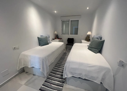 BONITO APARTAMENTO VACACIONAL EN ALCAZABA BEACH CON VISTAS AL MAR