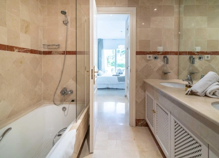 BONITO APARTAMENTO VACACIONAL EN PUERTO BANÚS