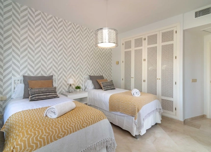 BONITO APARTAMENTO VACACIONAL EN PUERTO BANÚS