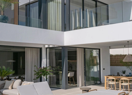 VILLA DE LUJO DE 4 DORMITORIOS CON IMPRESIONANTES ESPACIOS EXTERIORES EN MARBESA