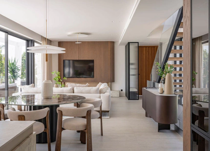 VILLA DE LUJO DE 4 DORMITORIOS CON IMPRESIONANTES ESPACIOS EXTERIORES EN MARBESA