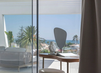 VILLA DE LUJO DE 4 DORMITORIOS CON IMPRESIONANTES ESPACIOS EXTERIORES EN MARBESA