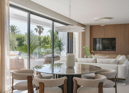 VILLA DE LUJO DE 4 DORMITORIOS CON IMPRESIONANTES ESPACIOS EXTERIORES EN MARBESA