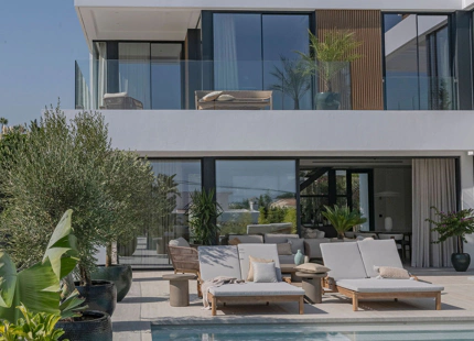 VILLA DE LUJO DE 4 DORMITORIOS CON IMPRESIONANTES ESPACIOS EXTERIORES EN MARBESA