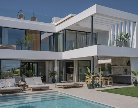 VILLA DE LUJO DE 4 DORMITORIOS CON IMPRESIONANTES ESPACIOS EXTERIORES EN MARBESA
