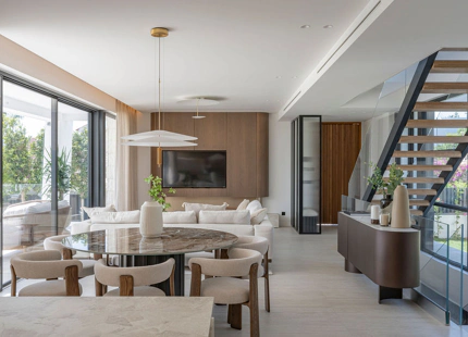 VILLA DE LUJO DE 4 DORMITORIOS CON IMPRESIONANTES ESPACIOS EXTERIORES EN MARBESA
